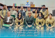 بەشێک لە خوێندەڤانانی سەرکەوتووی نێو شۆڕش لەلایەن یەکیەتیی خوێندکارانەوە لەوحی ڕێزلێنانیان پێشکەش کرا